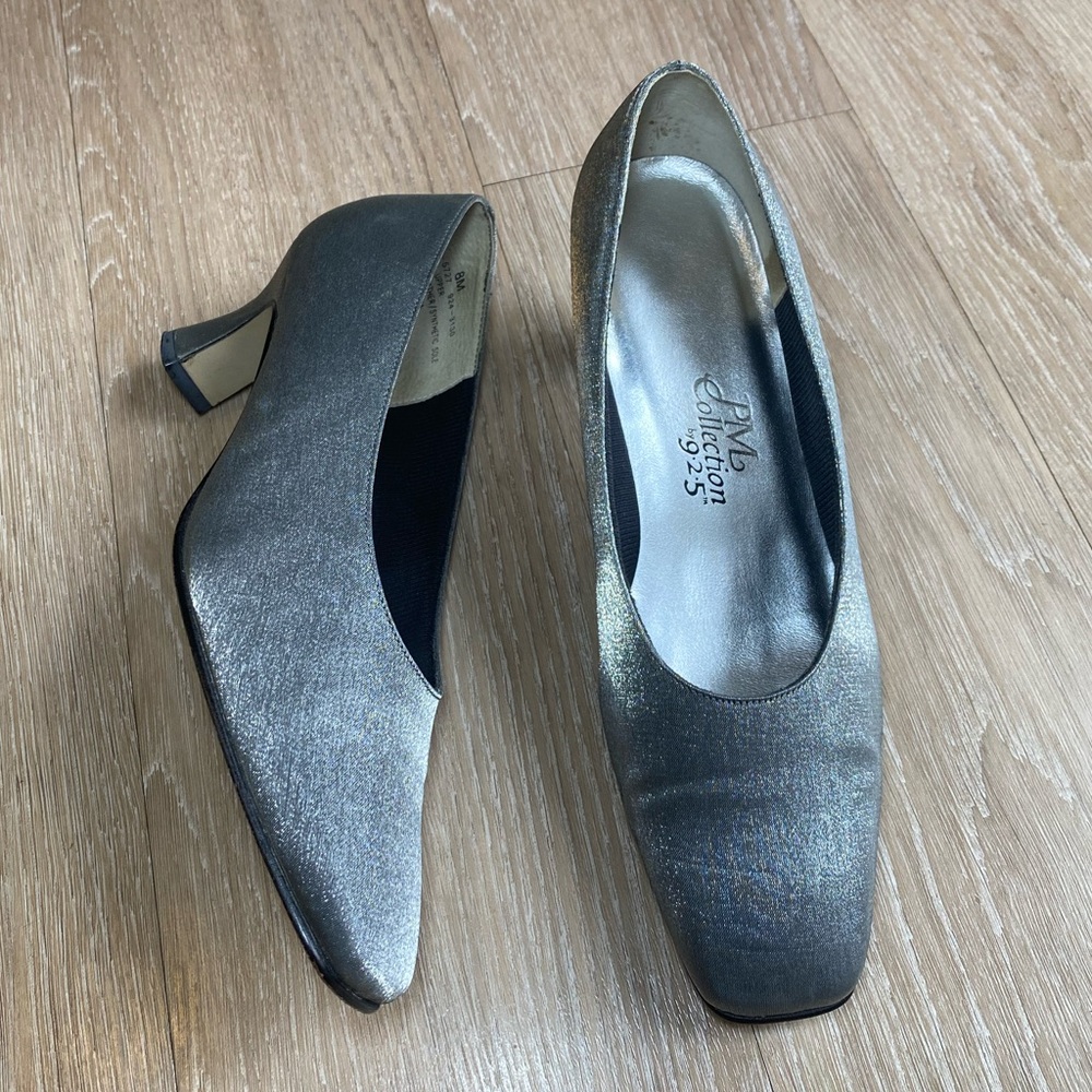 Vintage PM Collection by 9.2.5 Silver Metallic Pumps